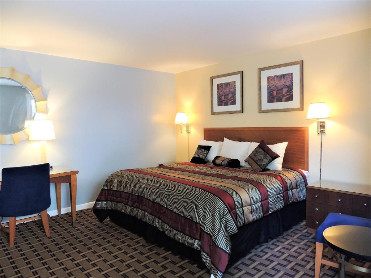 Windsor Motel Groton Bagian luar foto