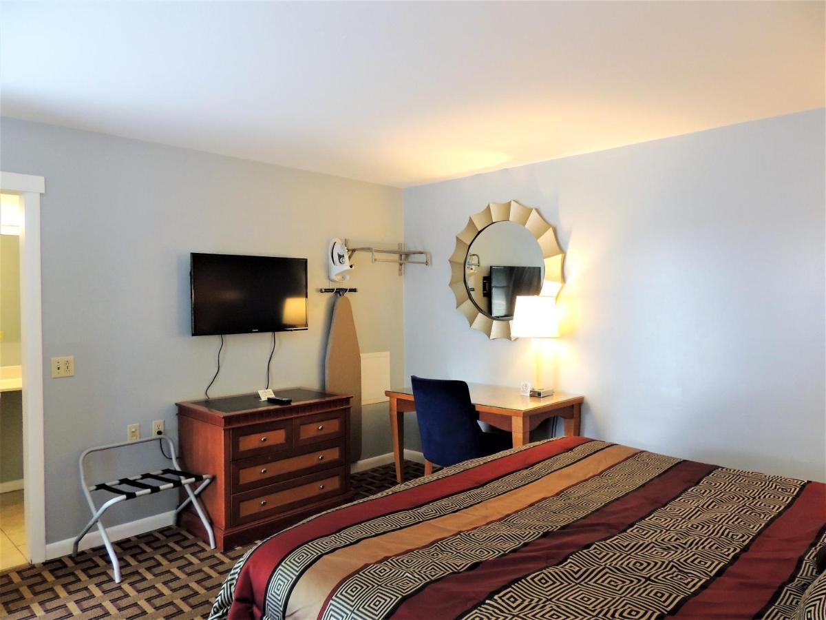 Windsor Motel Groton Bagian luar foto