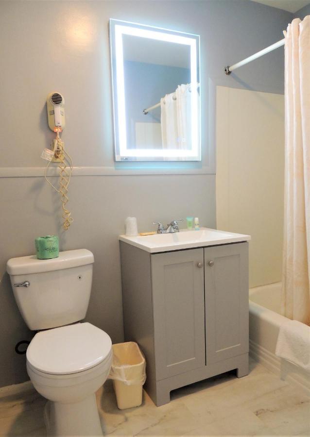 Windsor Motel Groton Bagian luar foto